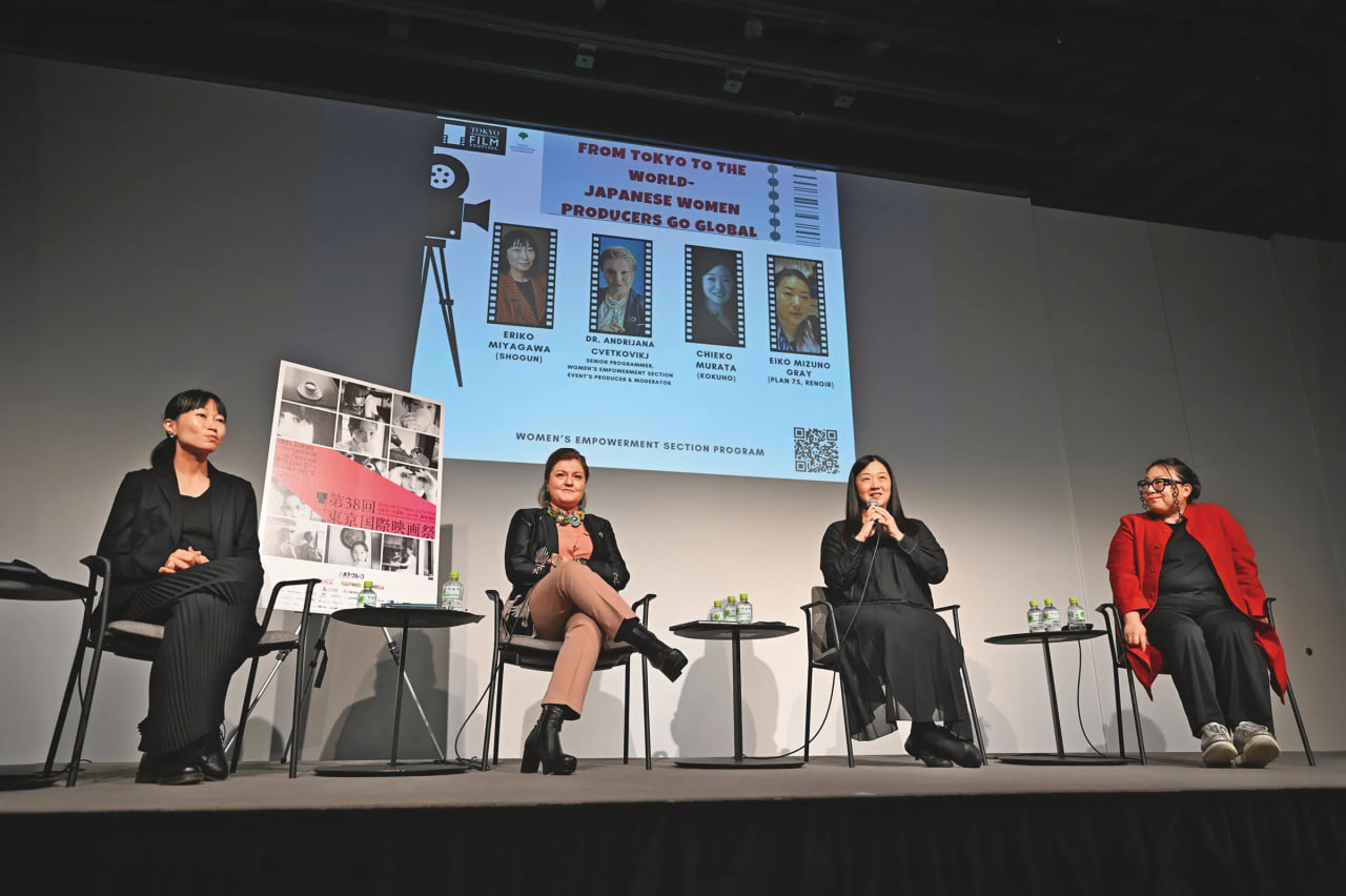 เสียงจากผู้ผลิตหญิง: นิยามใหม่ของอำนาจและภาวะผู้นำ